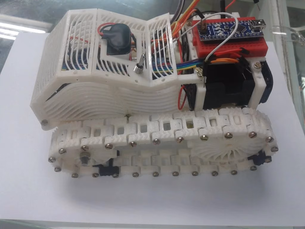 MINI TANKER robotics kit — build photo 2